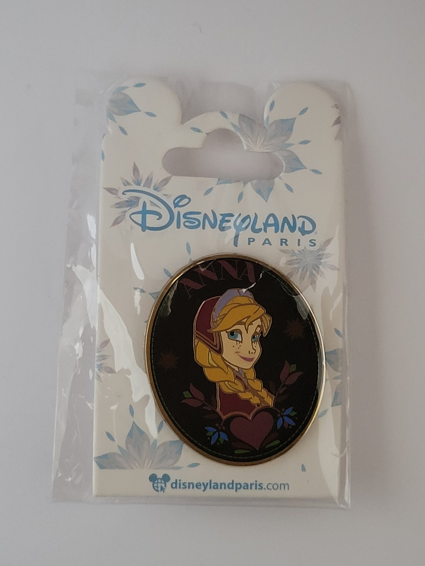 DLP Disney Pin - Frozen Medallion - Anna