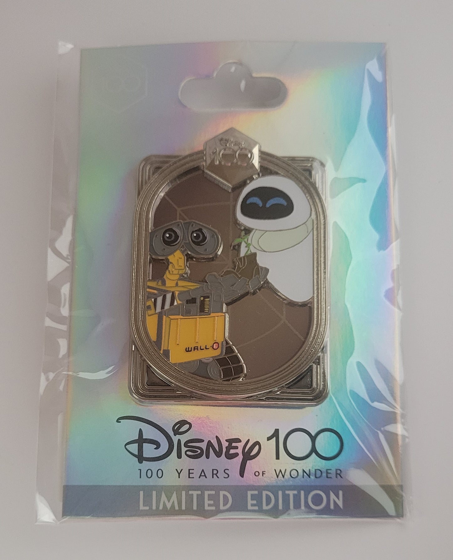 DEC Disney Pin - Celebrating 100 Years of Wonder - Wall-E and EVE LE 400