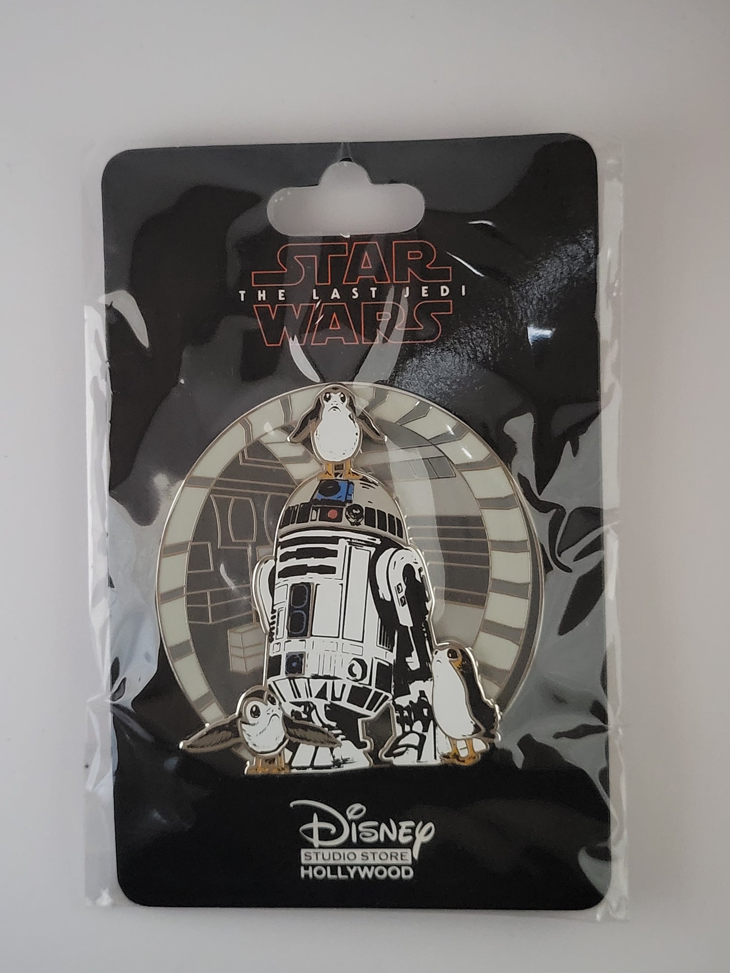 DSSH DSF Disney Pin - Star Wars The Last Jedi - R2-D2 & Porgs (Surprise) LE 150
