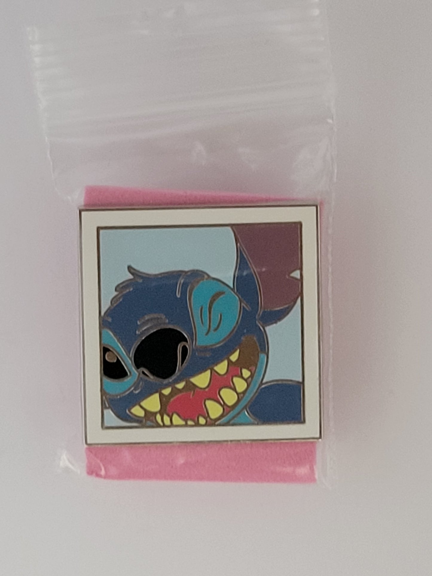 Disney Parks Pin - Character Selfie Photo - Stitch