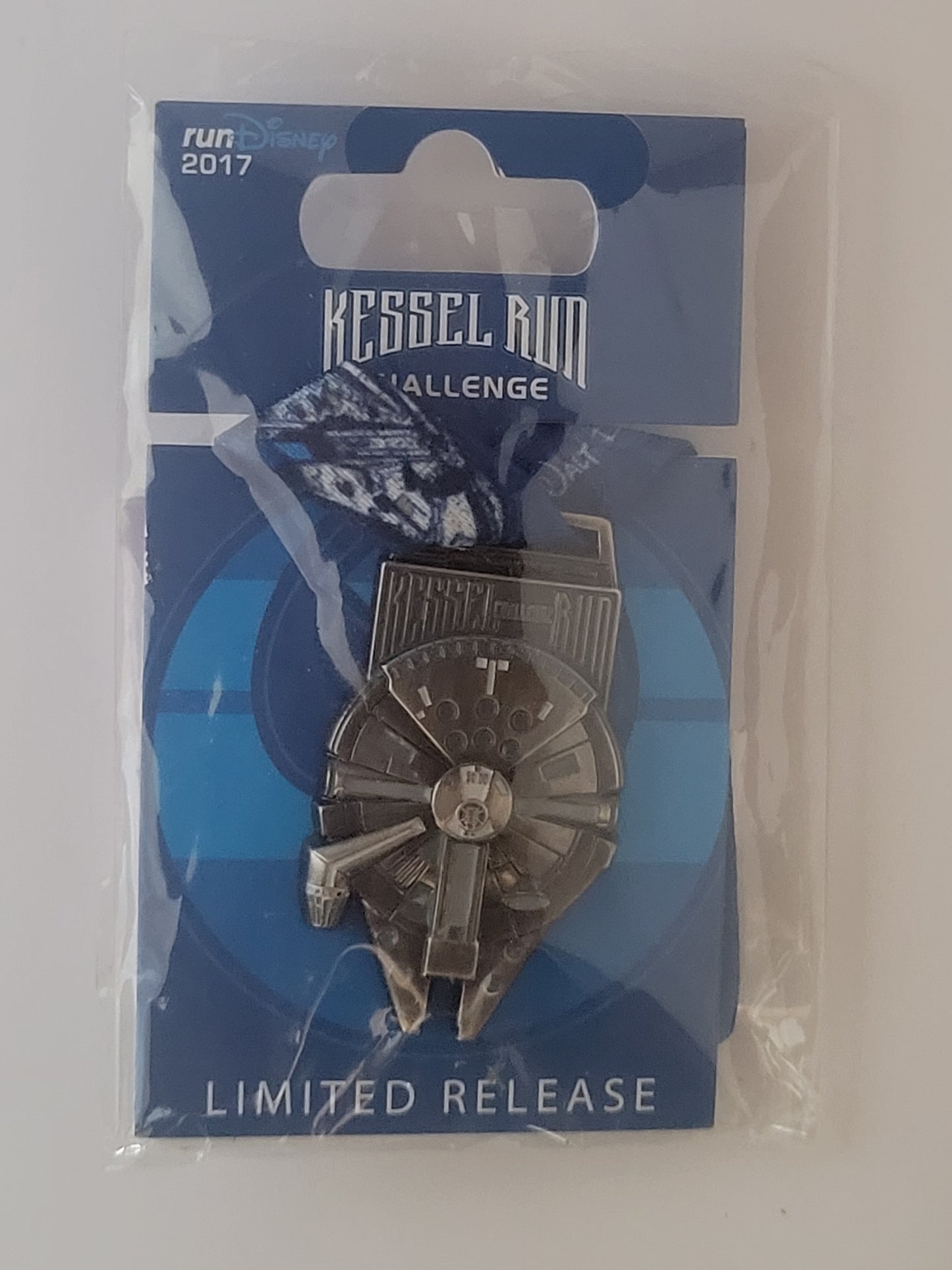 WDW runDisney Pin - 2017 Star Wars Half Marathon Weekend - Kessel Run Challenge - Medal Replica LR
