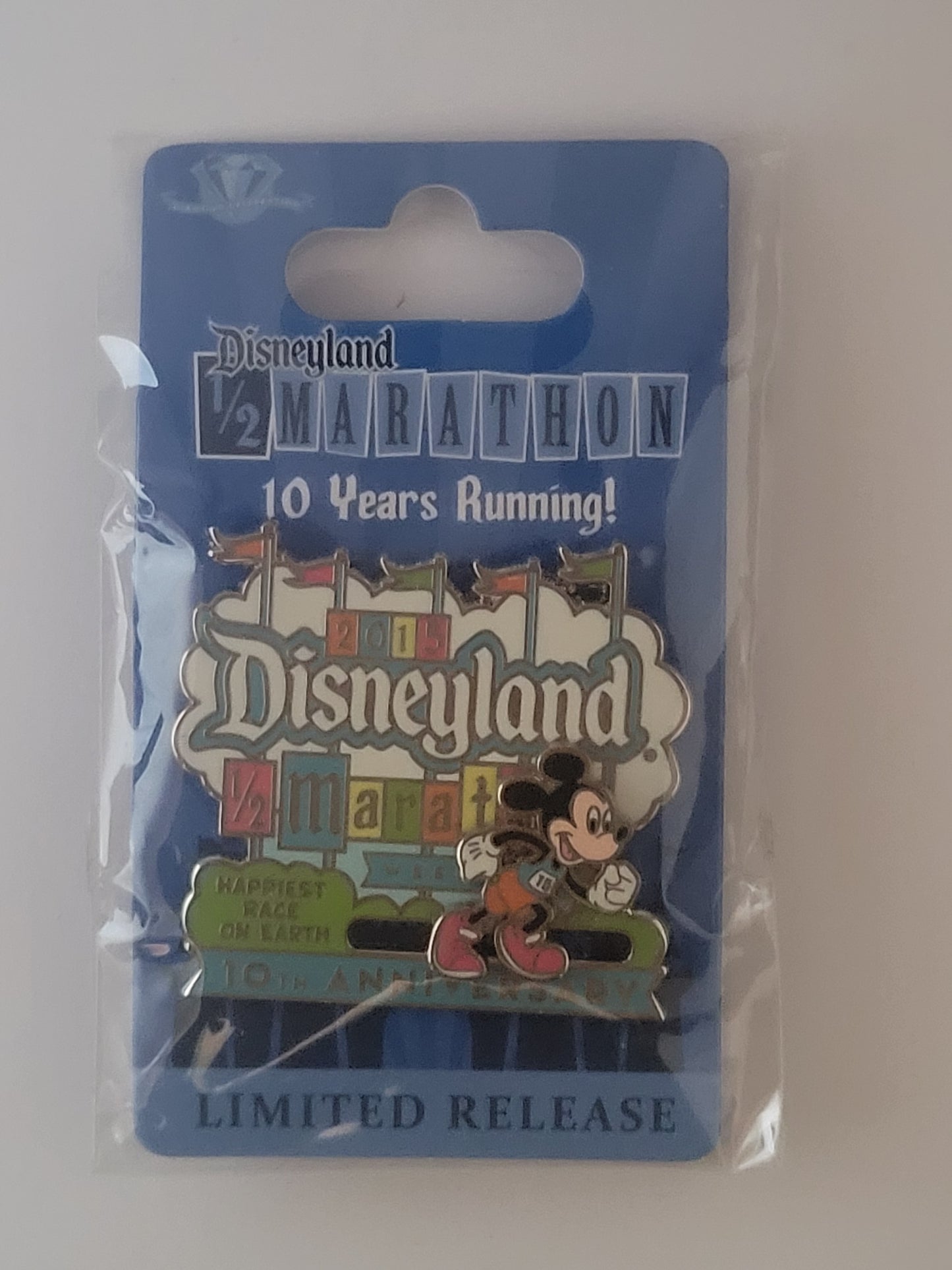 DLR runDisney Pin - 2015 Disneyland Half Marathon Weekend - 10th Anniversary Mickey LR