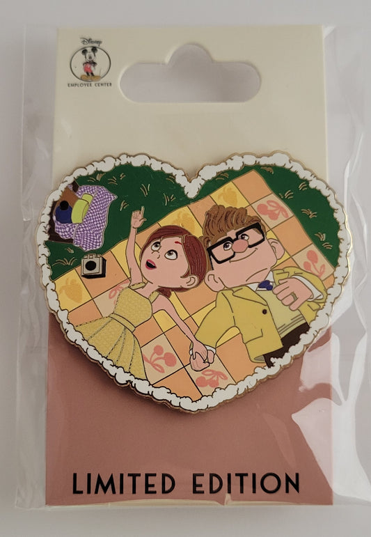 DEC Disney Pin - Pixar Heart Valentine's Day - Carl and Ellie from Up LE 350